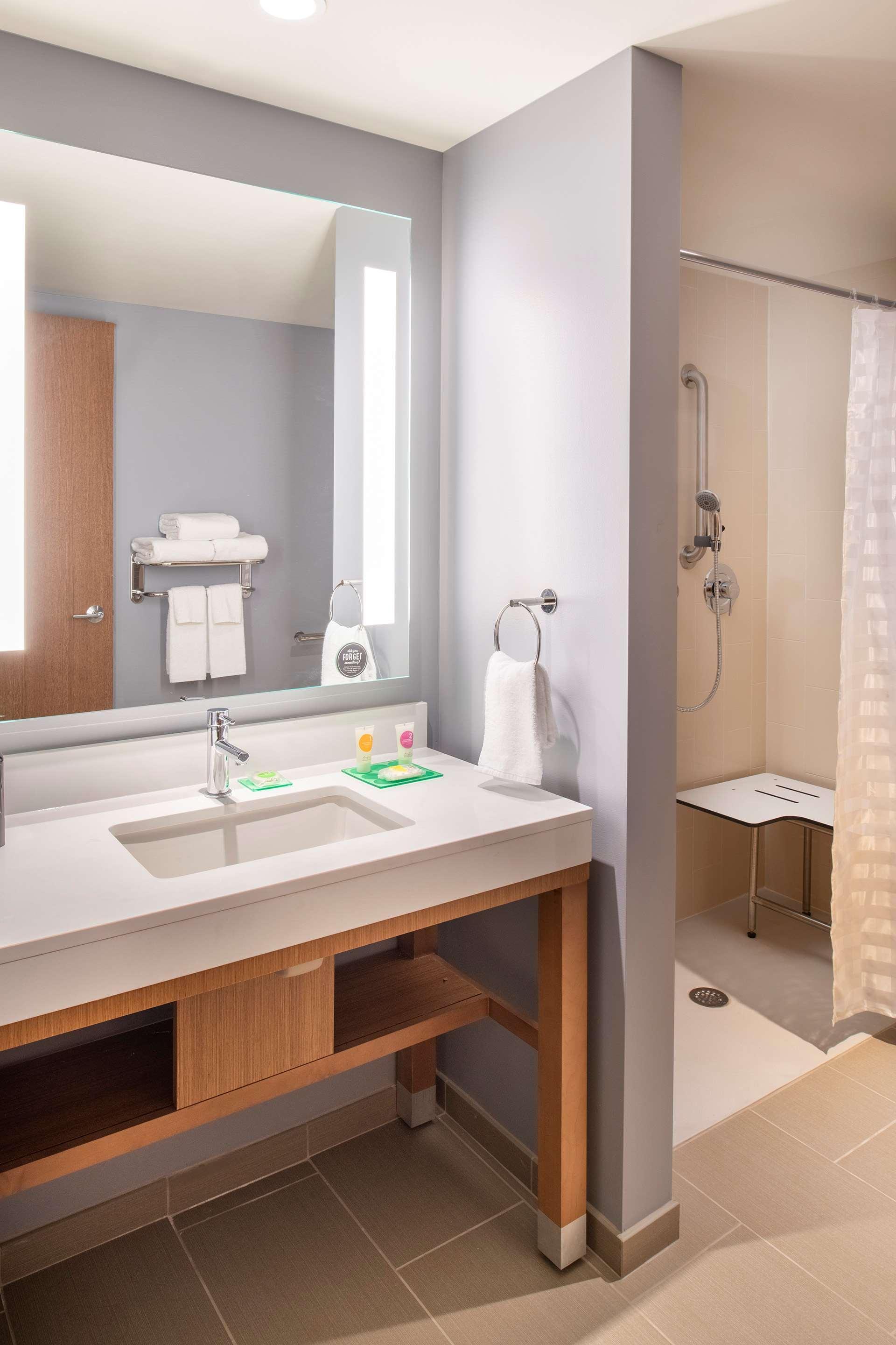 Hyatt Place East Moline/Quad Cities Екстериор снимка