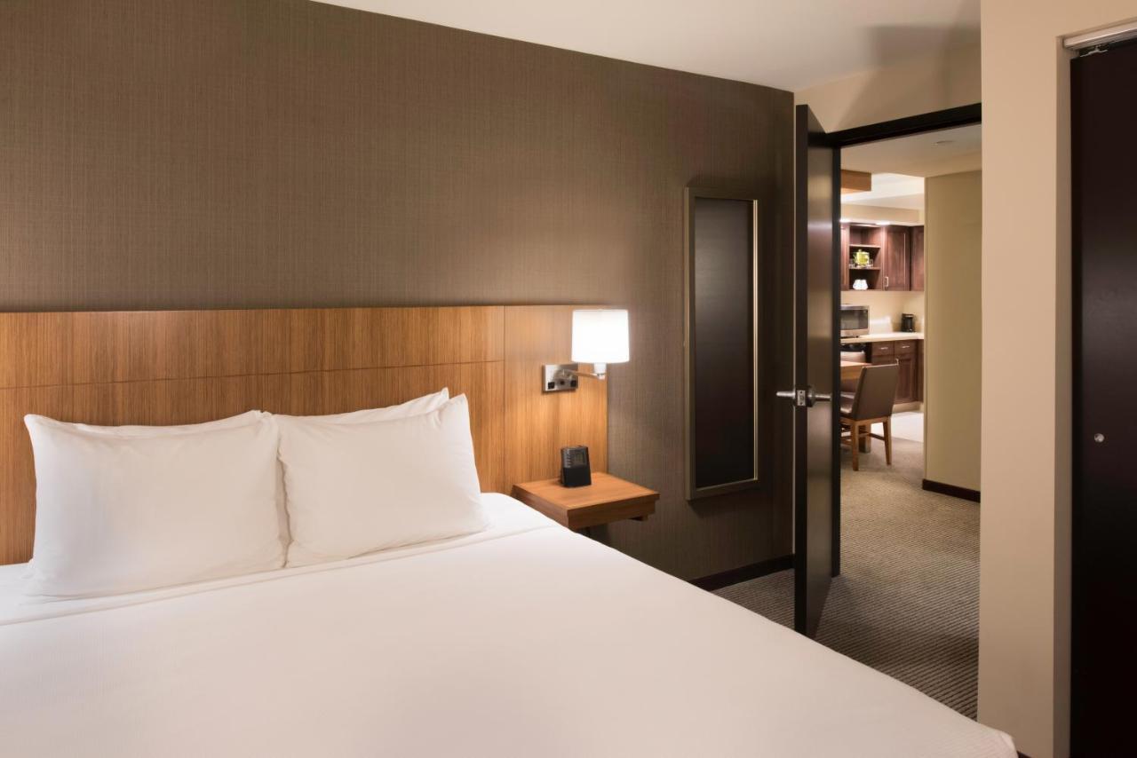 Hyatt Place East Moline/Quad Cities Екстериор снимка